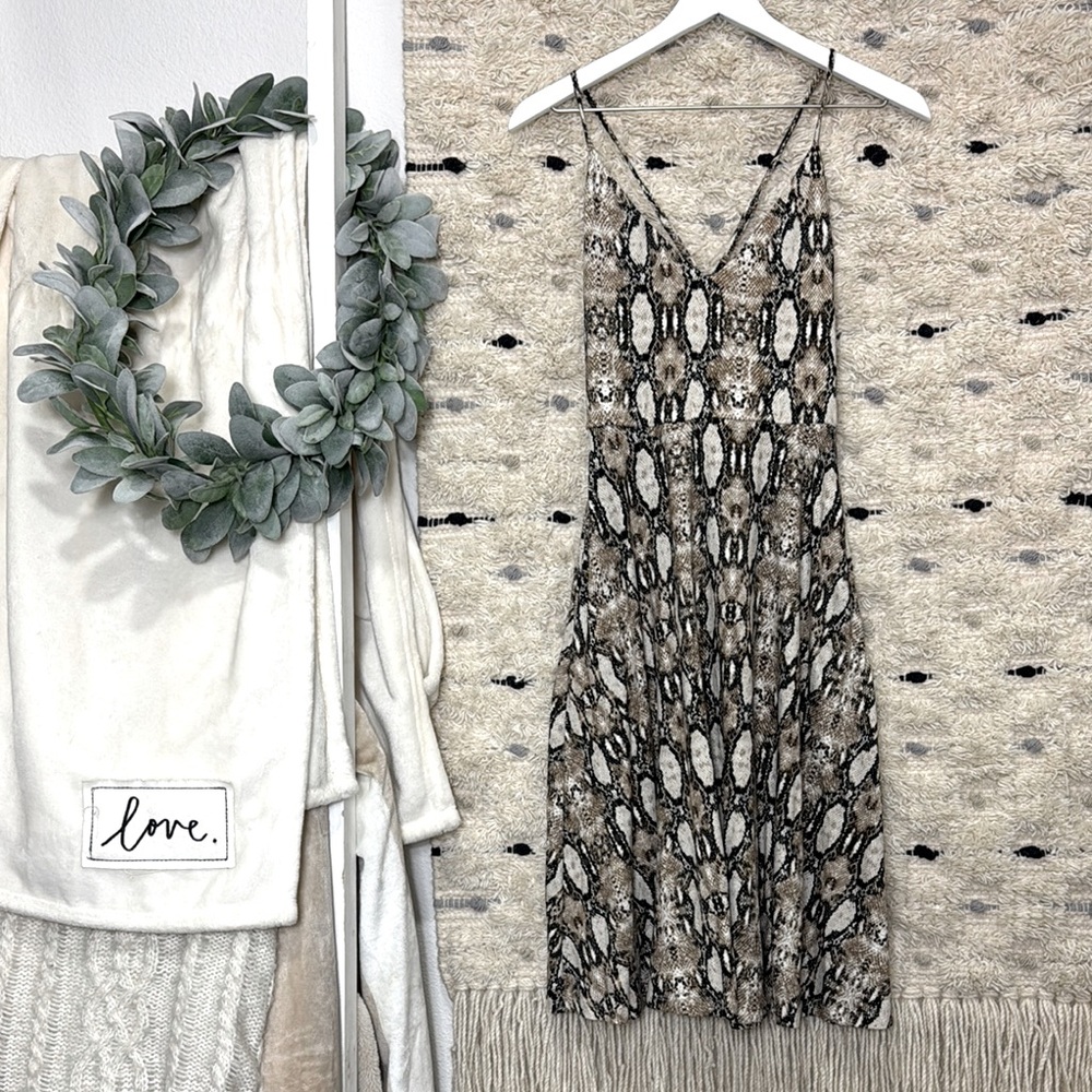 Socialite Snake Print Dress with pockets size S